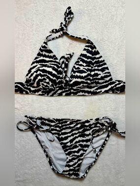 Venus zebra print two piece bikini with tie bottoms and top (size 6/medium)